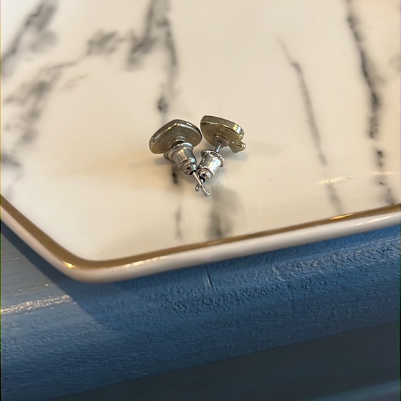 Kate Spade studs - Picture 2 of 3